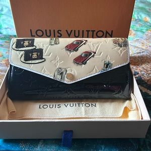 Limited Edition LV Sarah Wallet ♥️